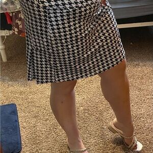 Black and White Pleated A-Line Skort​